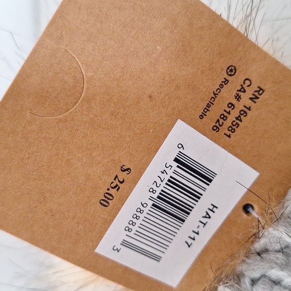 #ADI Grey knitted hat with pompom - Picture 3 of 4